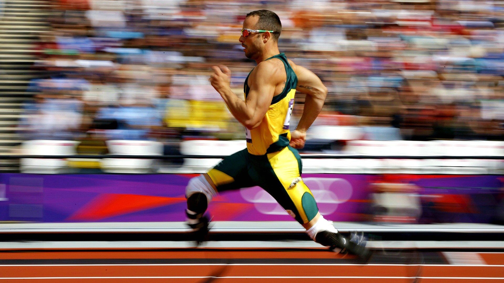 霍勒迪谈防守轮转中沟通起到决定作用，霍勒迪防守教学